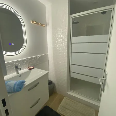 Апартаменты Le Carpe Diem T2 Piscine Climatisation Parking *
